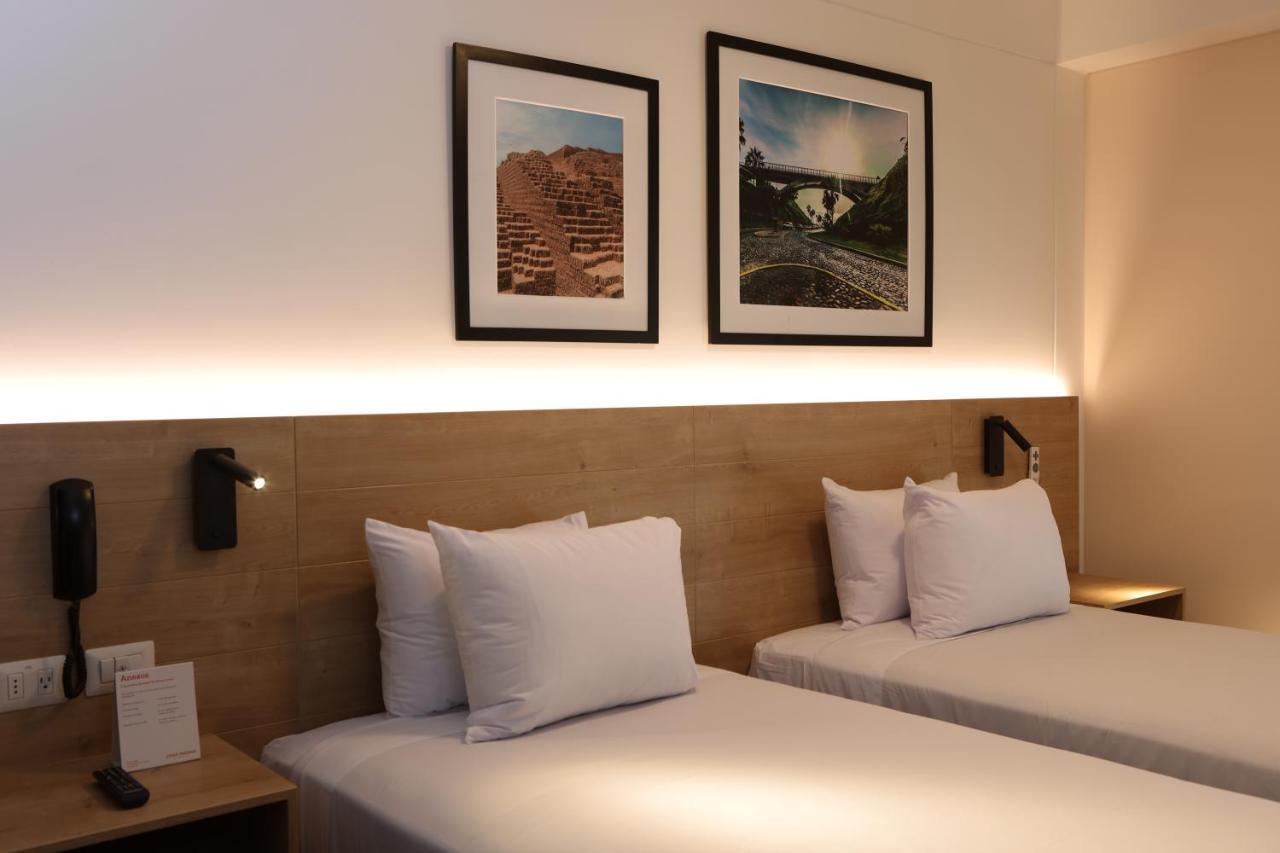 Quarto com 2 Camas de Solteiro