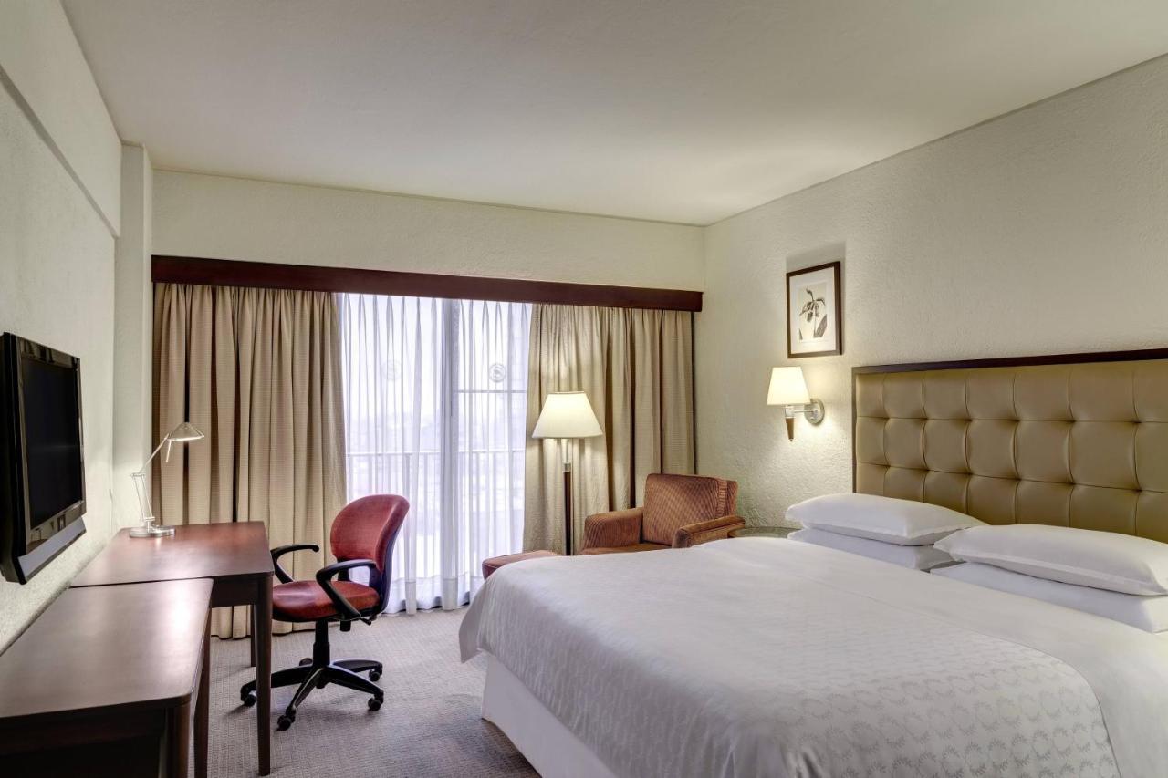 Classic Guest room 1 King,1407203885:JPEG