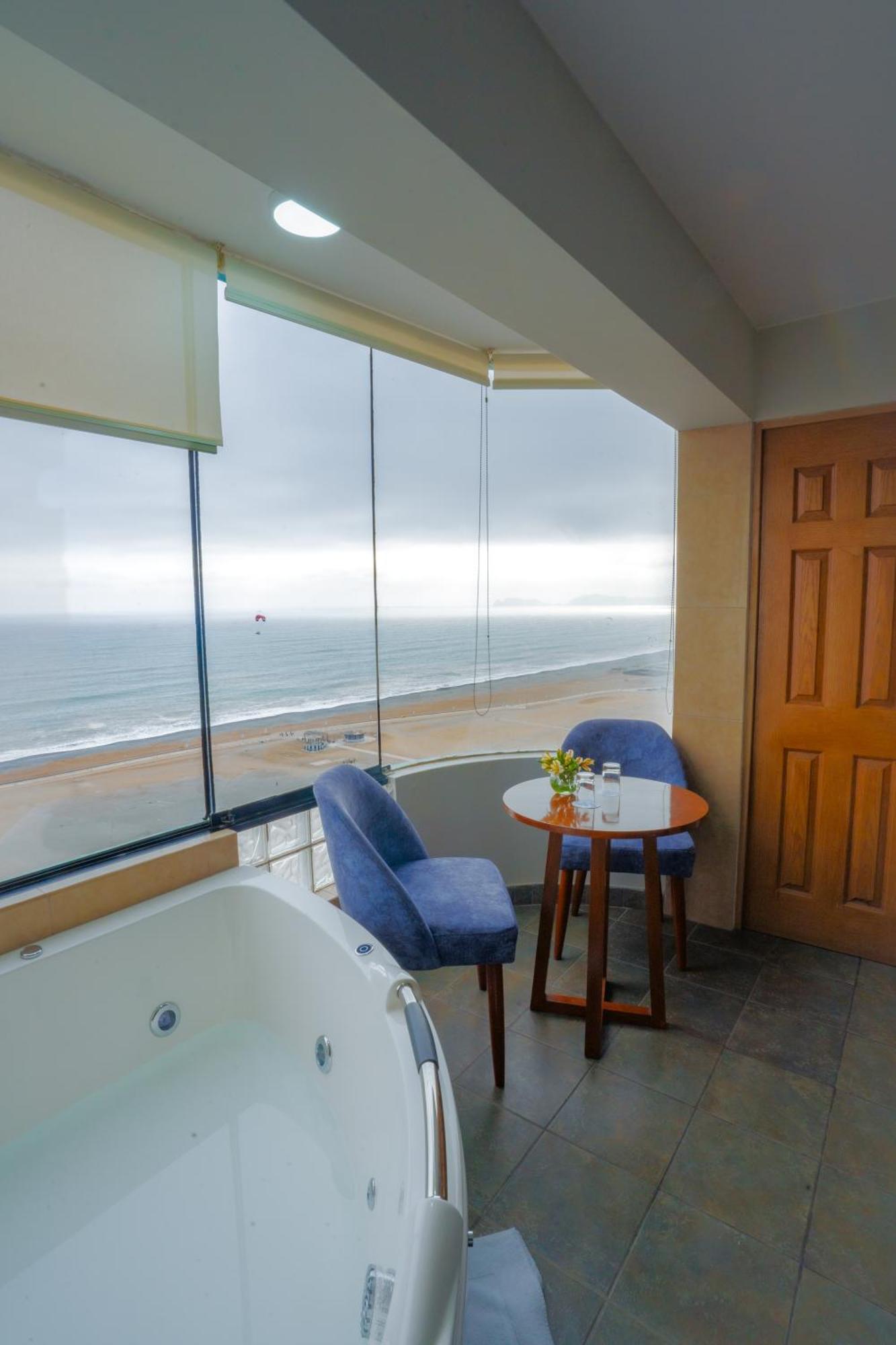 Deluxe Suite Sea View,1574817566:JPEG