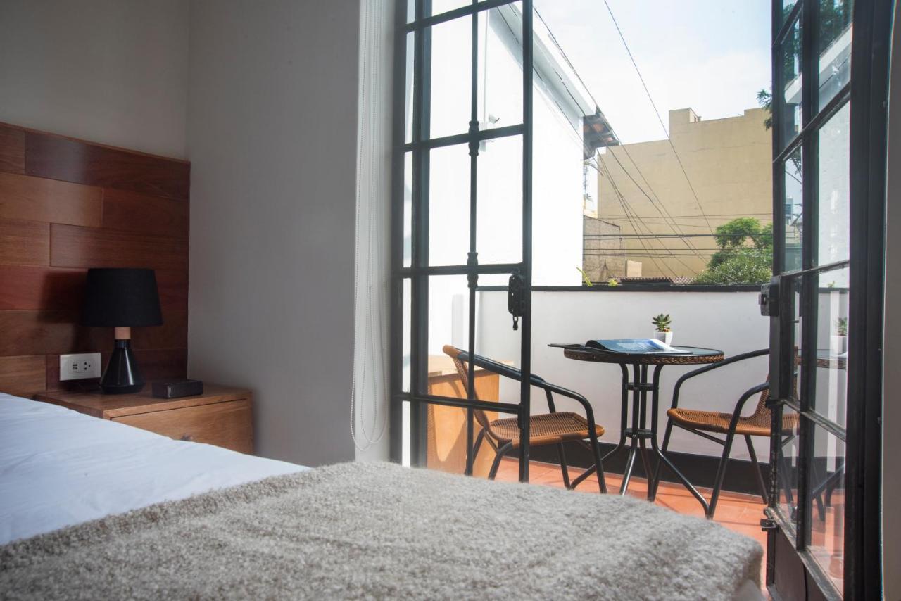 Chambre Lit King-Size avec Balcon