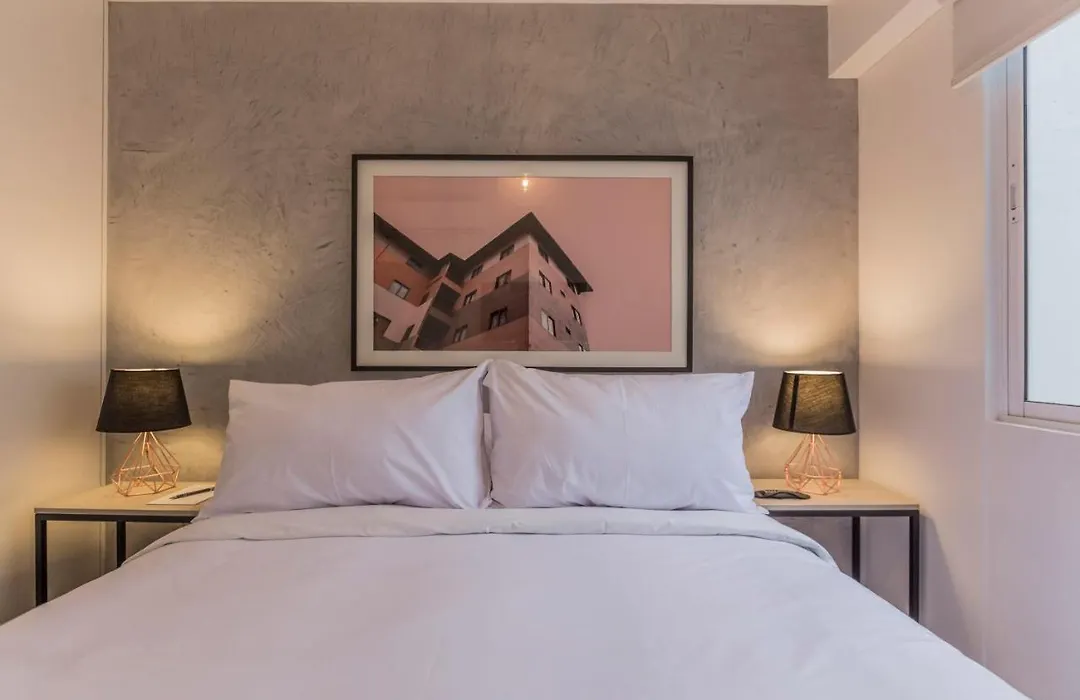 Artistic 2Br In Luxury Building-1