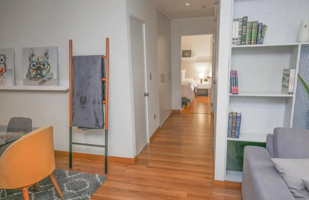 Trendy Host Canvas, Miraflores-1