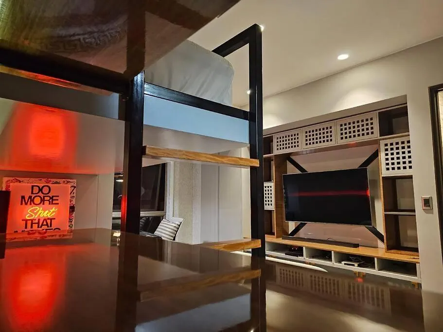 Dormitorio En Departamento De Lujo, Aire Acondicionado Y 2 Camas Queen Y Plaza Y Media-1