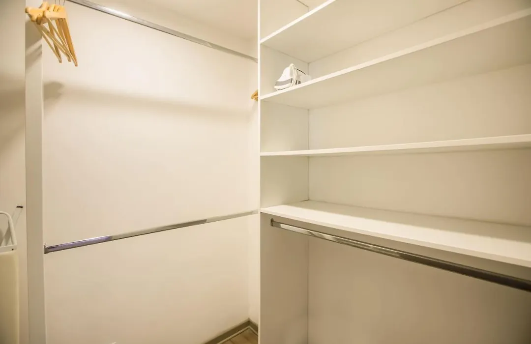Luxurious 1Br Overlooking Lima Golf Club-1