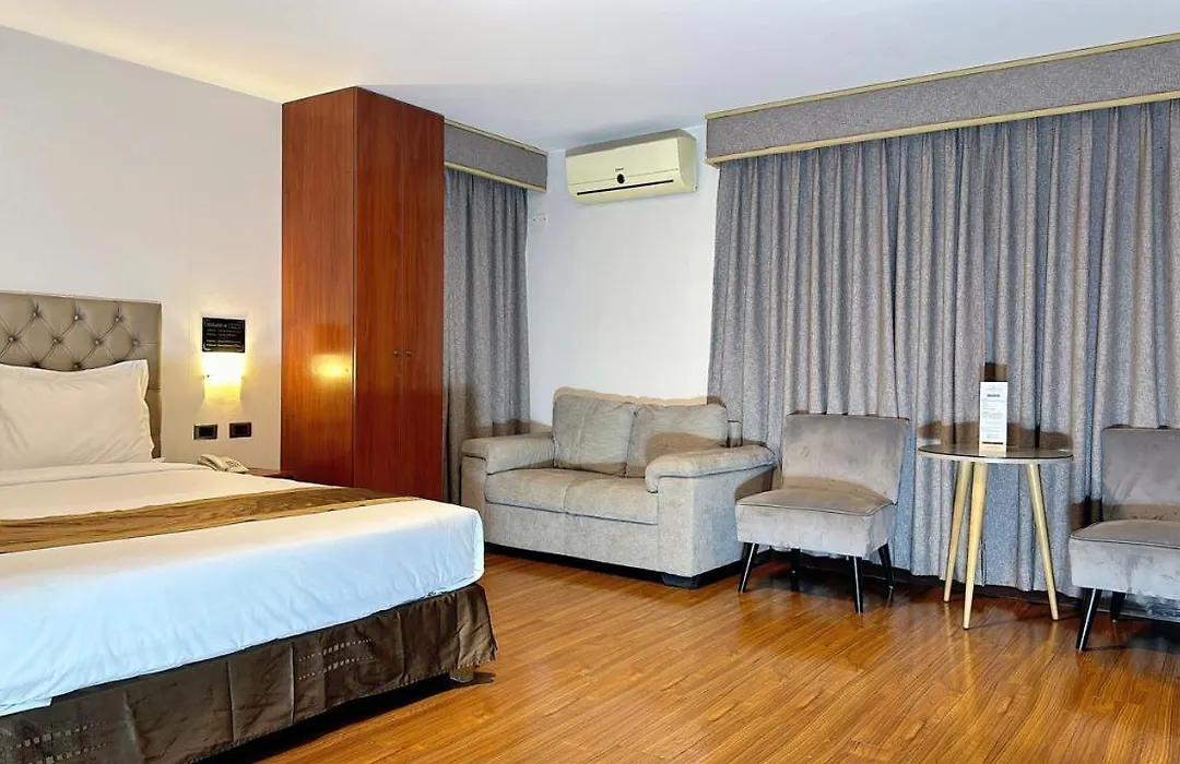 Serenzza Hotel-1