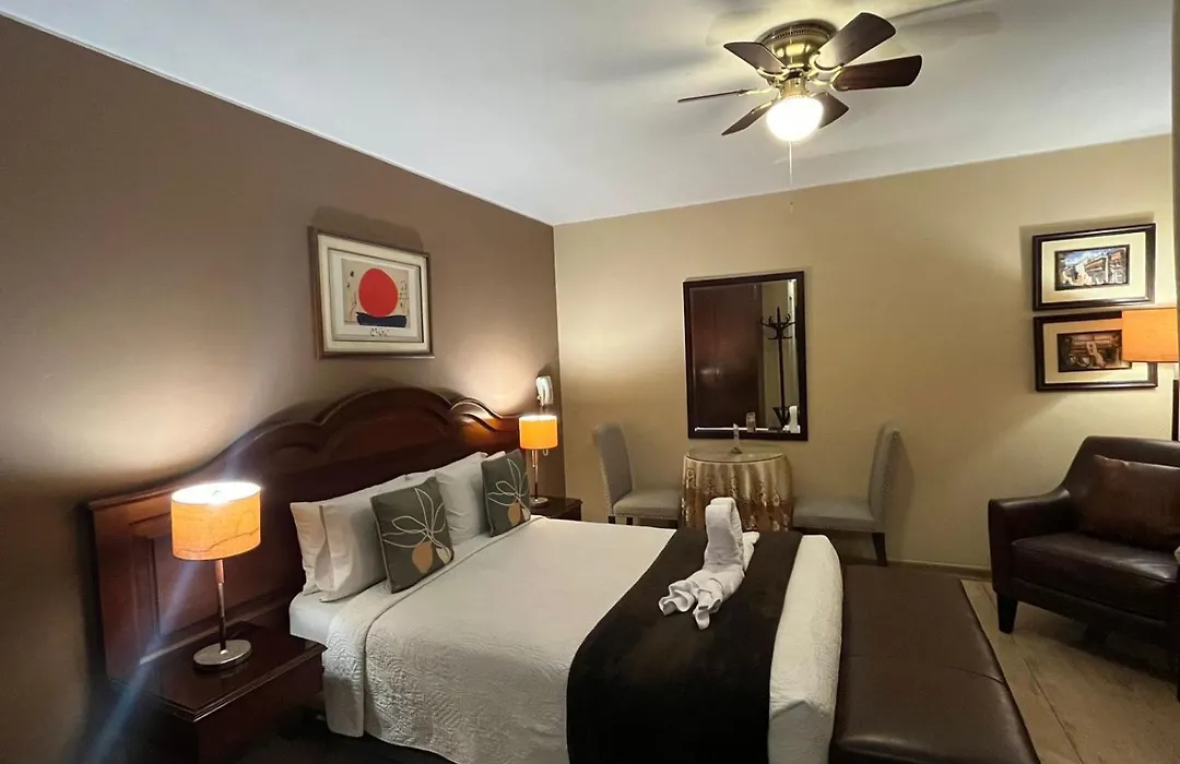 Solis Dies Hotel-1