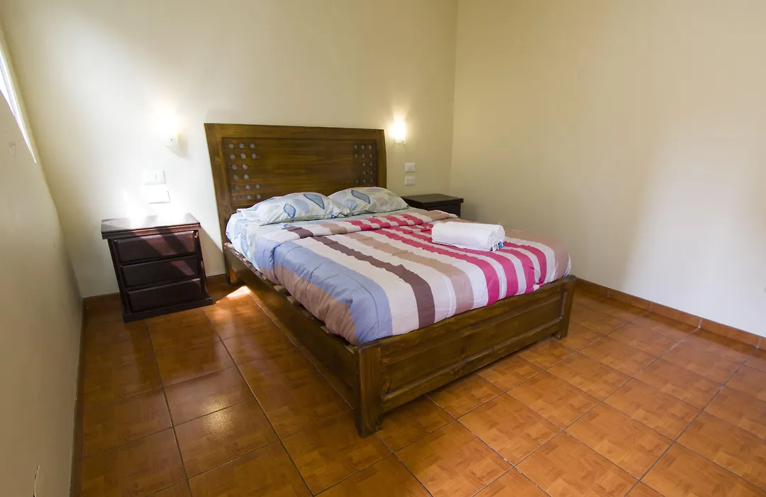 Andes Backpackers-1