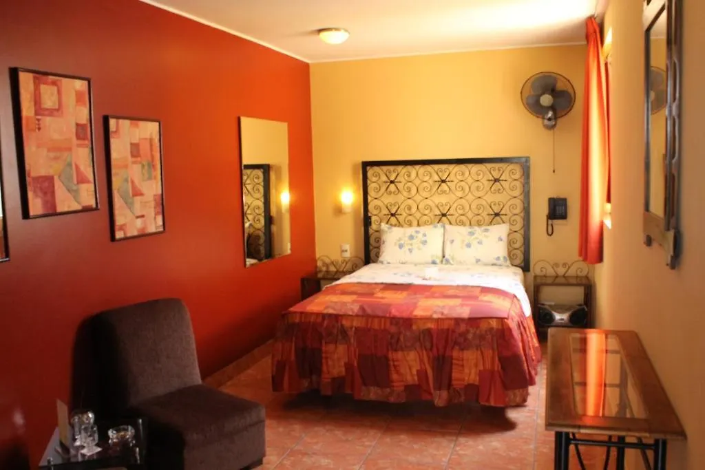 Hostal Milano Surco-1