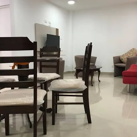 6 - Departamento De 2 Dormitorios En Area Turistica De Miraflores-3