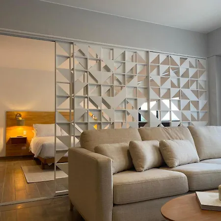 Spacious And Classy 2Br In Miraflores-3
