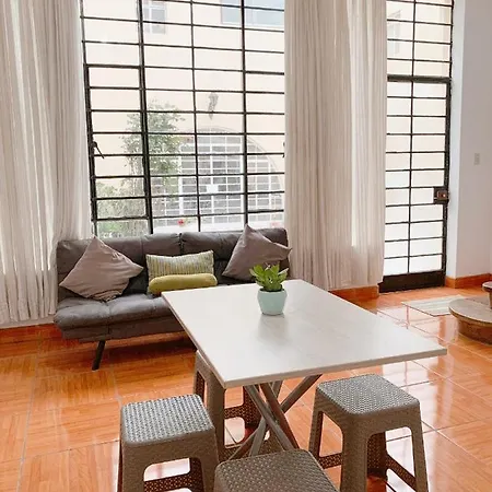 Miraflores Friends Home-3