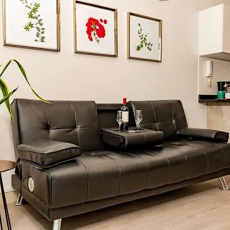 Vibrant 10 Freshy 1Br Netflix Kitchen Pool-3