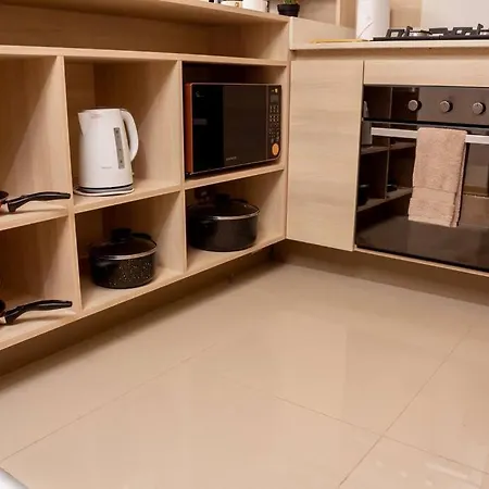 Vibrant 11 Luxury 1Br Netflix Kitchen Gym Pool-2