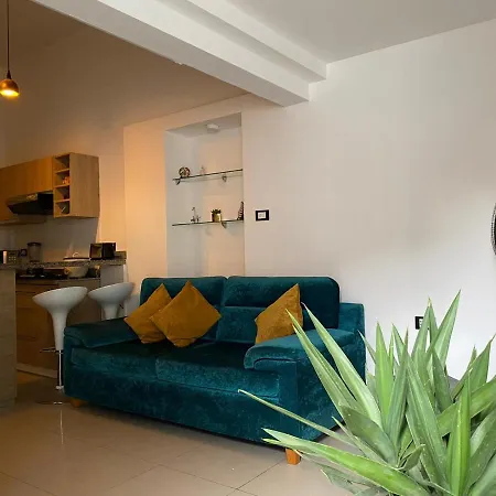 Departamento Amoblado Lince-3