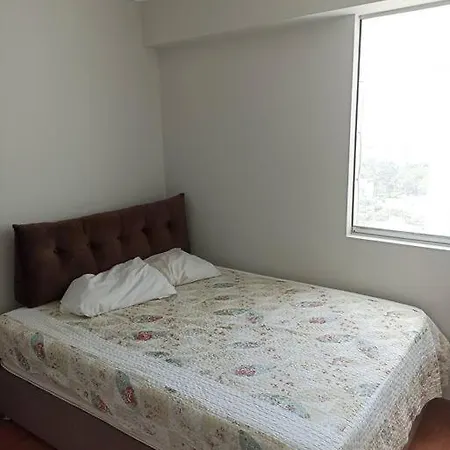 A Una Cuadra De Miraflores-3