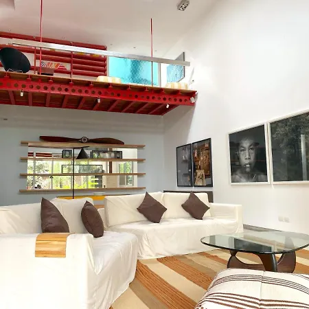 Spacious Luxury Villa In Miraflores-3