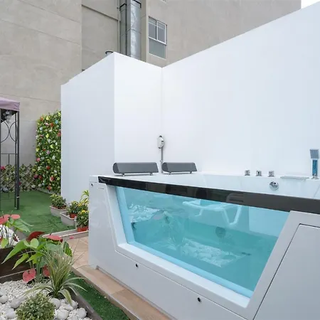 Penthouse With Private Jacuzzi By Globalstay-2