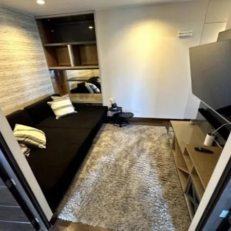 Dormitorio En Departamento De Lujo, Aire Acondicionado Y 2 Camas Queen Y Plaza Y Media-2