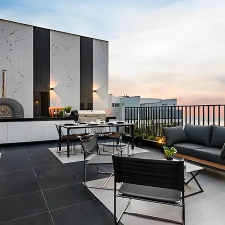Luxury Flat With Ocean View, Pool, Gym, Coworking-3
