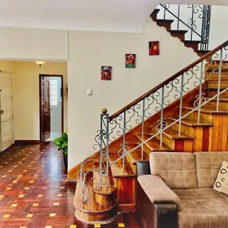 Cozy 3-Bedroom House In Center Of Miraflores.-2