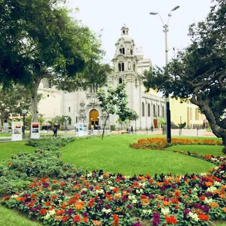 Cozy 3-Bedroom House In Center Of Miraflores.-3
