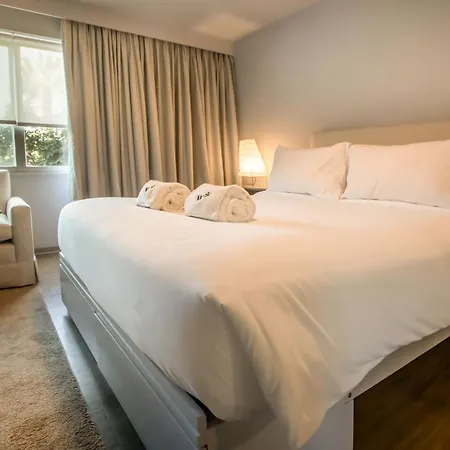 Luxurious 1Br Overlooking Lima Golf Club-3