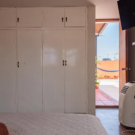 Charming Miraflores Guesthouse With Terrace Studio Apartment And Private Room-3