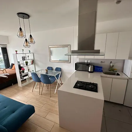 Apartamento Privado A 2 Cuadras De San Isidro.-3