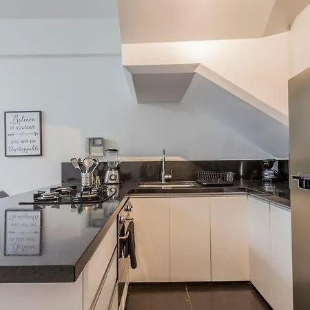 Spacious Duplex 1Br In Barranco-2