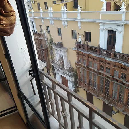 Apartamento Frente Al Palacio Gobierno-2