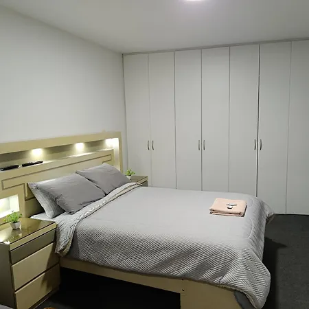 MIRAFLORES APART-10Beds-11Persons-Pool-Grill-Garage-Near Kennedy Park-3