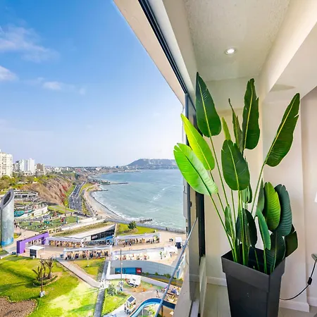 Oceanfront Larcomar Apartments-3