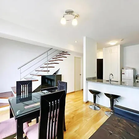 Apartamento dúplex exclusivo y céntrico-2