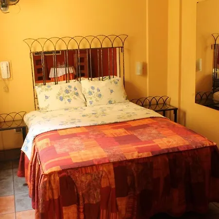 Hostal Milano Surco-3