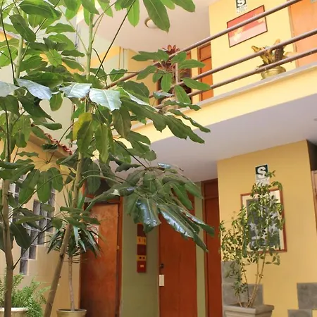 Hostal Milano Surco-2