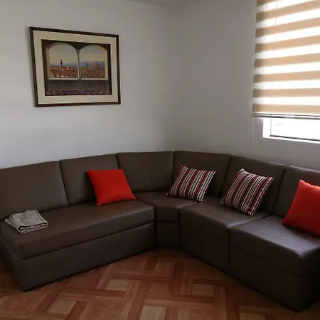 Departamento En El Centro De San Borja-2