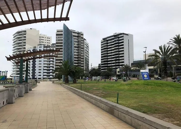 6 - Departamento De 2 Dormitorios En Area Turistica De Miraflores Lima acceptant les animaux