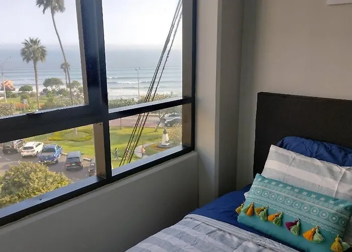 Beach View, 3 Bedroom 3.5Bath Duplex, Free Parking Lima