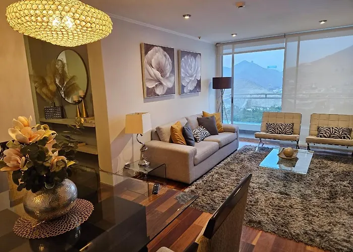 Modern Suite With A Pool & Gym In Surco Lima acceptant les animaux