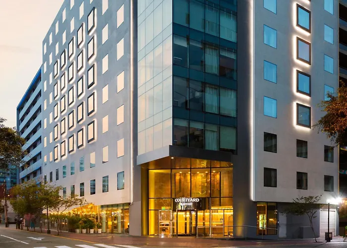 Courtyard By Marriott Lima Miraflores - un Hotel de 4 estrellas